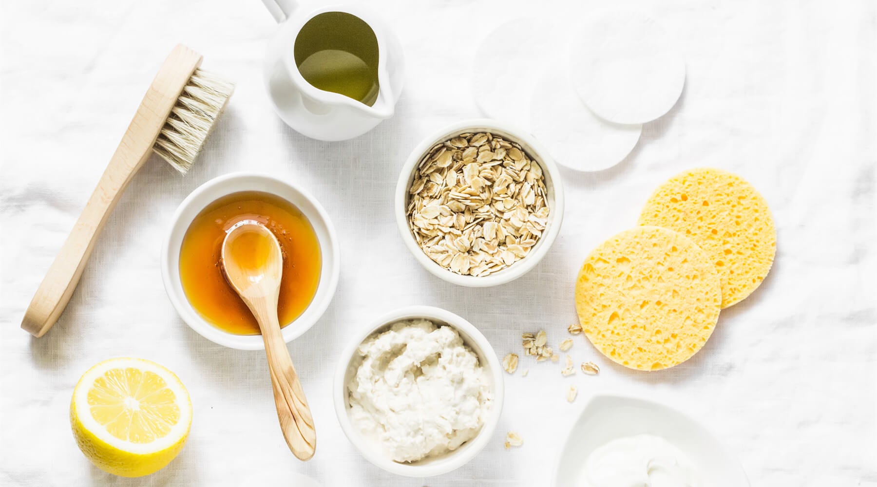 Smoothen Your Face With Our All Time Favourite Oatmeal and Honey Scrub